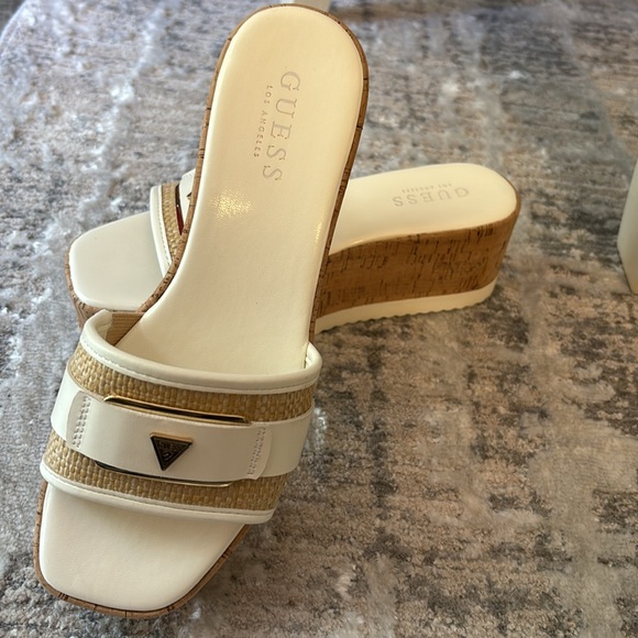 Guess |  Sires 2 Faux-Leather Platform Sandals - Picture 4 of 6